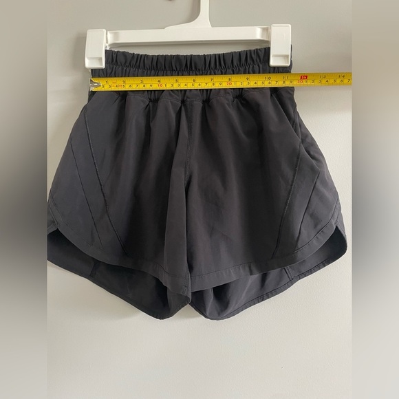 🍋Lululemon Track That High-Rise Short 5” Lined in Black - Picture 12 of 14